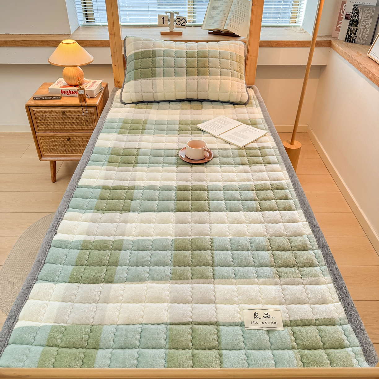 91家纺网 家纺一手货源 找家纺 喜居 【加厚200g夹棉】2025新款无印风良品牛奶绒床垫床褥子 良品-绿大格
