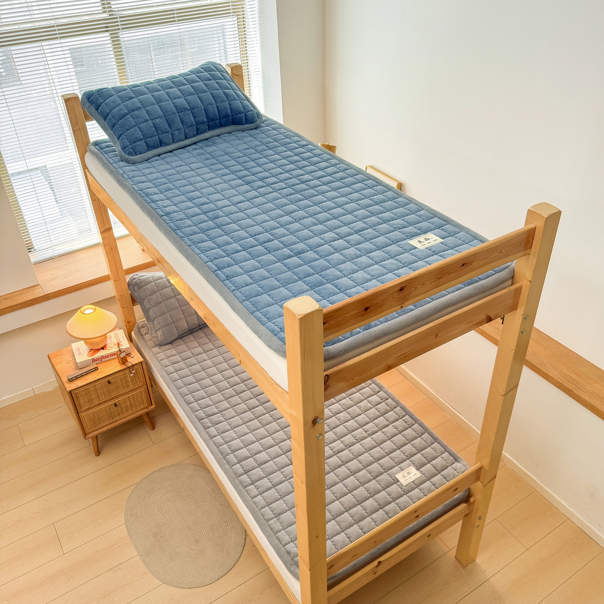 91家纺网 家纺一手货源 找家纺 喜居 【加厚200g夹棉】2025新款无印风良品牛奶绒床垫床褥子 良品-暖阳灰