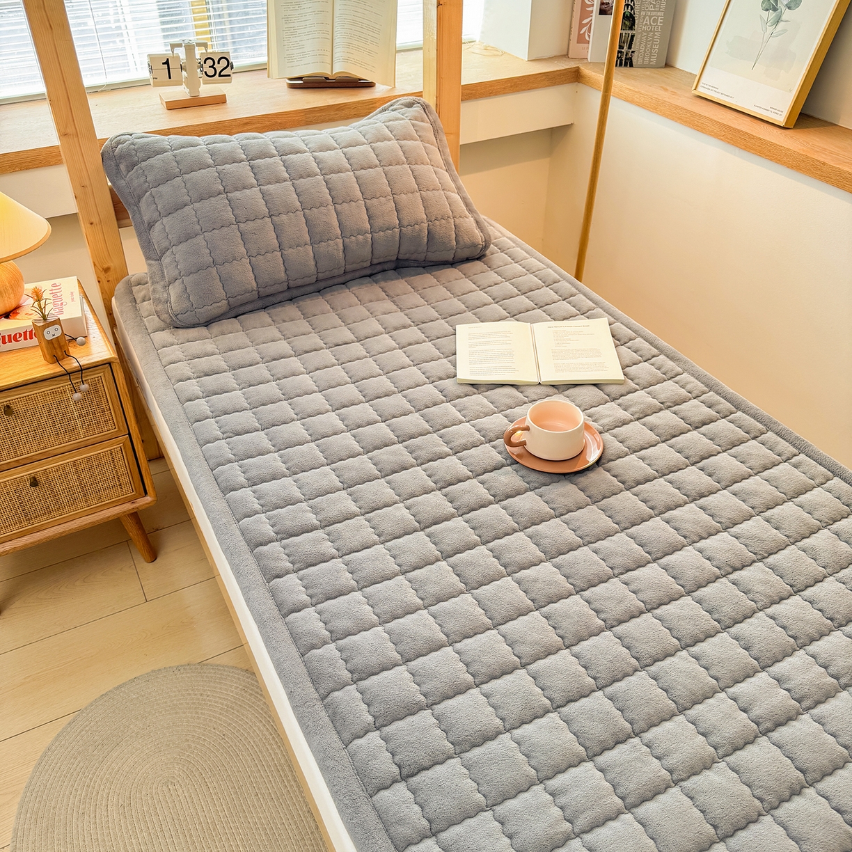 91家纺网 家纺一手货源 找家纺 喜居 【加厚200g夹棉】2025新款无印风良品牛奶绒床垫床褥子 良品-暖阳灰