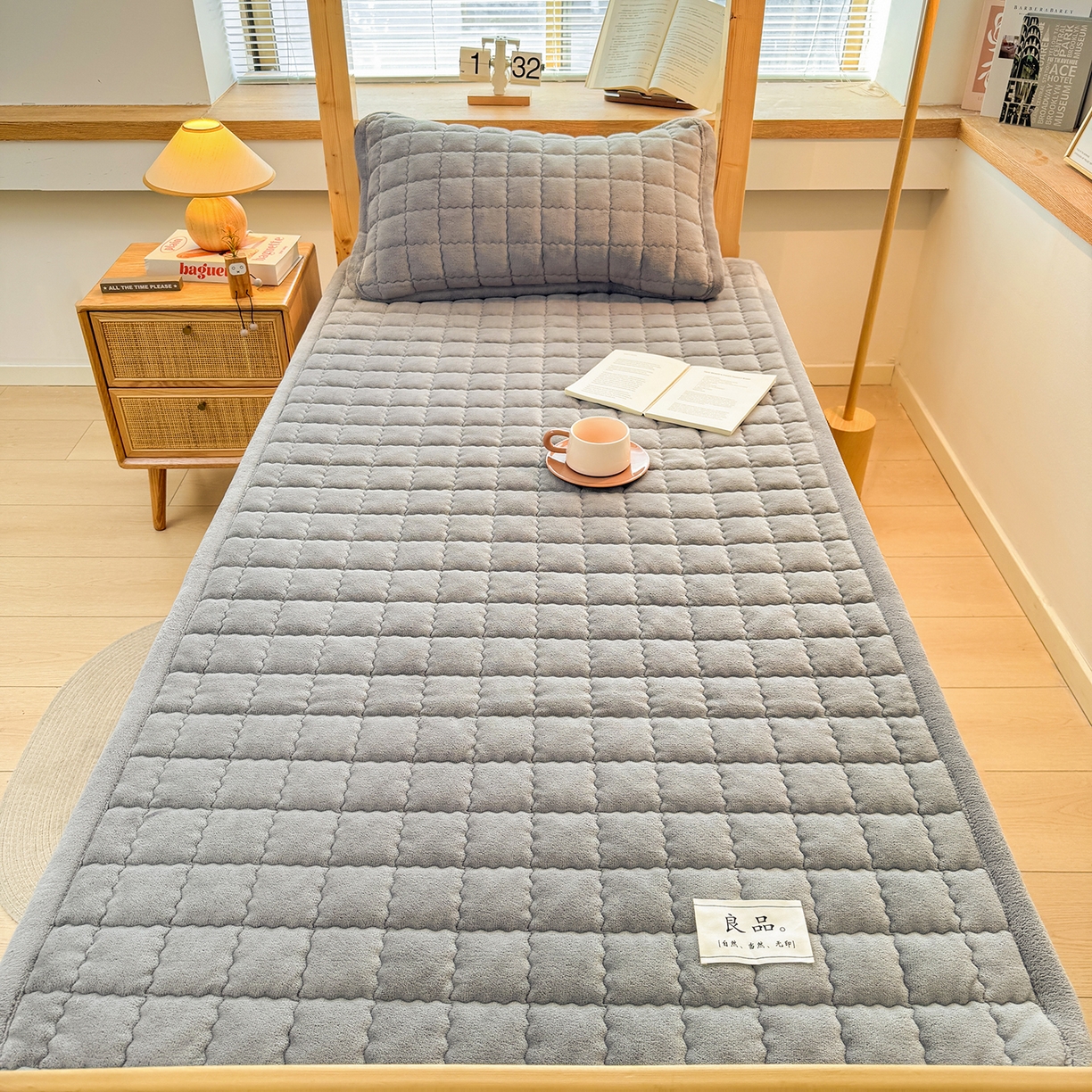 91家纺网 家纺一手货源 找家纺 喜居 【加厚200g夹棉】2025新款无印风良品牛奶绒床垫床褥子 良品-暖阳灰