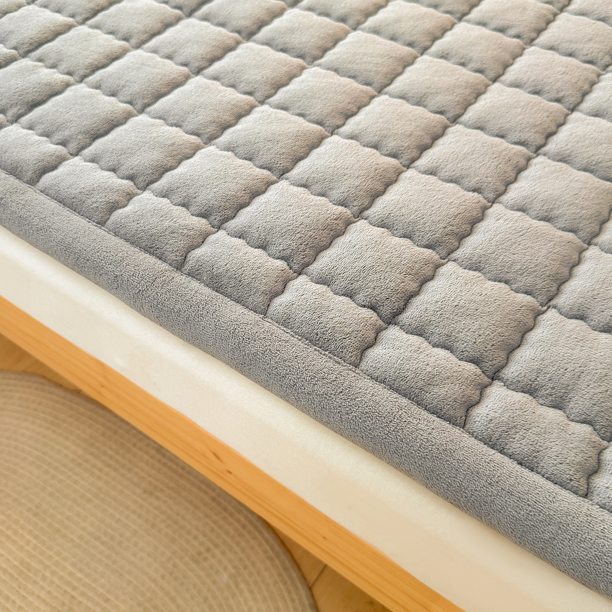 91家纺网 家纺一手货源 找家纺 喜居 【加厚200g夹棉】2025新款无印风良品牛奶绒床垫床褥子 良品-暖阳灰