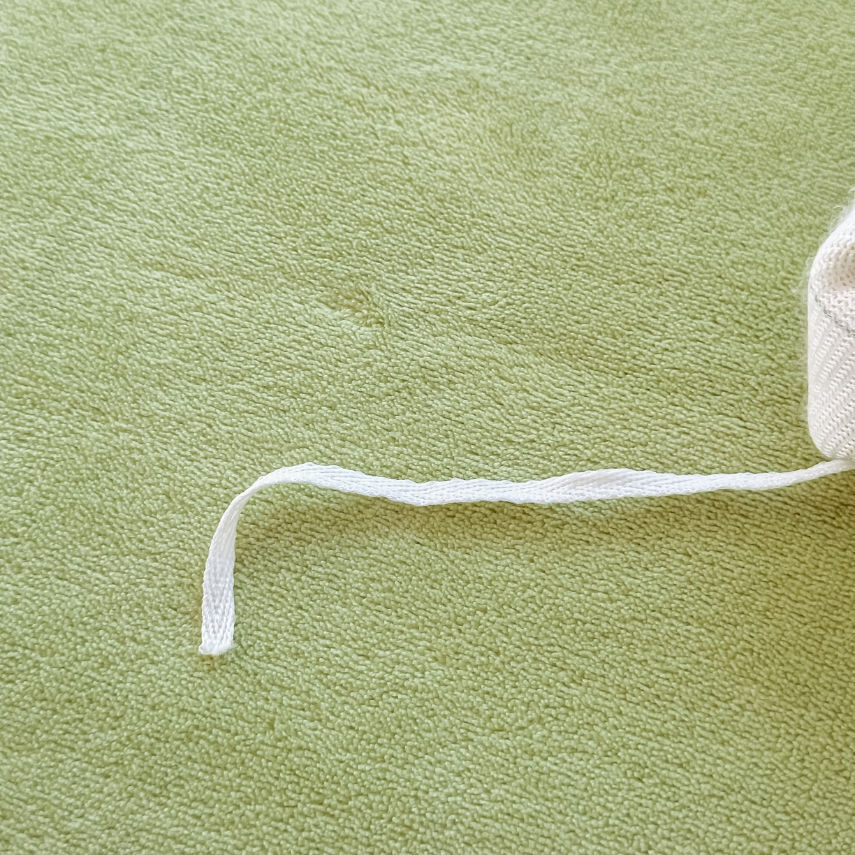 91家纺网 家纺一手货源 找家纺 归属 2025新款牛奶绒泡泡绒四件套 爱心绿