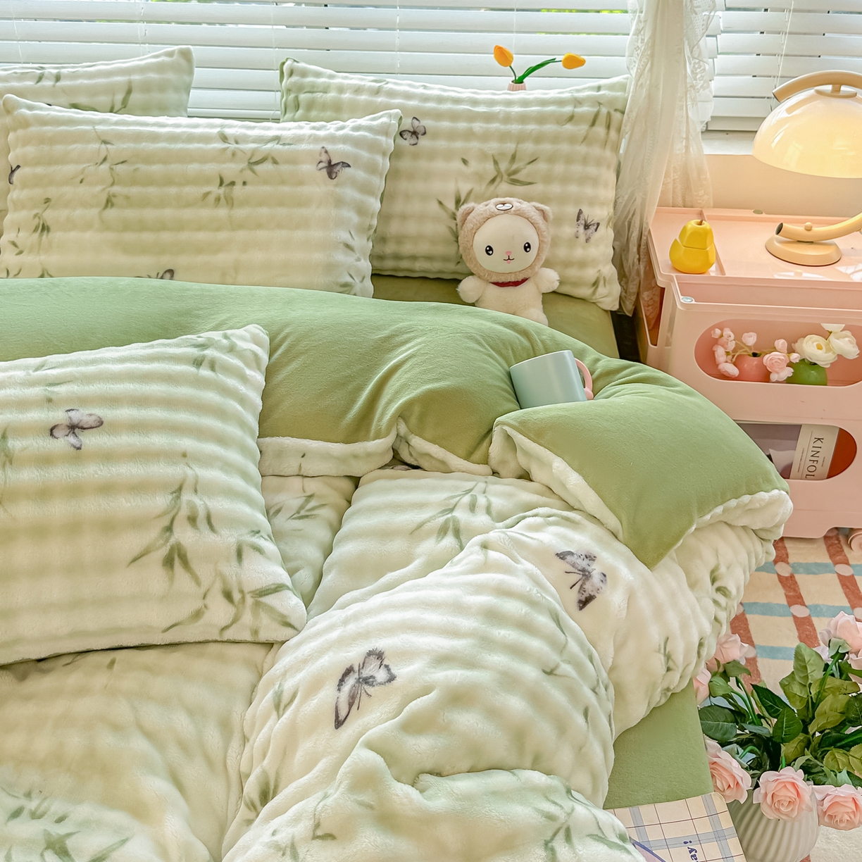 91家纺网 家纺一手货源 找家纺 归属 2025新款牛奶绒泡泡绒四件套 翠竹蝶