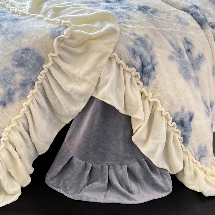 91家纺网 家纺一手货源 找家纺 创爱家纺 2025新款法式韩版花边兔毛绒印花四件套 法式花边-青花舞梦