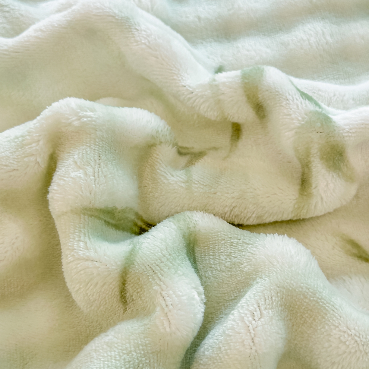 91家纺网 家纺一手货源 找家纺 归属 2025新款牛奶绒泡泡绒四件套 翠竹蝶