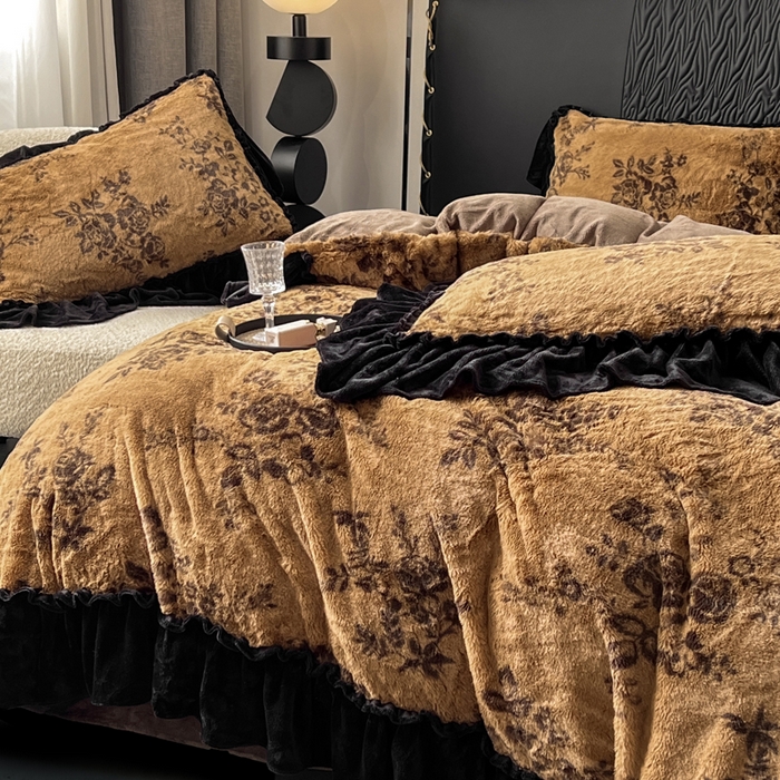 91家纺网 家纺一手货源 找家纺 创爱家纺 2025新款法式韩版花边兔毛绒印花四件套 法式花边-晚意