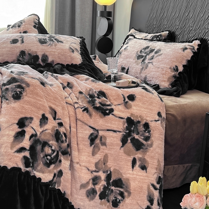 91家纺网 家纺一手货源 找家纺 创爱家纺 2025新款法式韩版花边兔毛绒印花四件套 法式花边-简爱