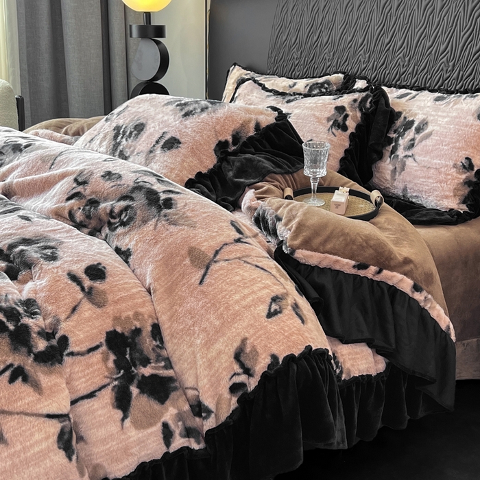 91家纺网 家纺一手货源 找家纺 创爱家纺 2025新款法式韩版花边兔毛绒印花四件套 法式花边-简爱