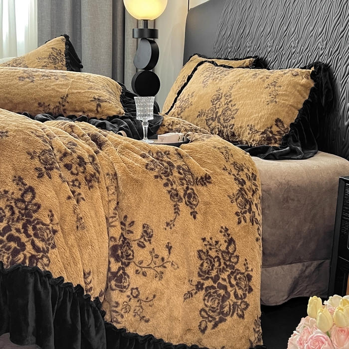 91家纺网 家纺一手货源 找家纺 创爱家纺 2025新款法式韩版花边兔毛绒印花四件套 法式花边-晚意