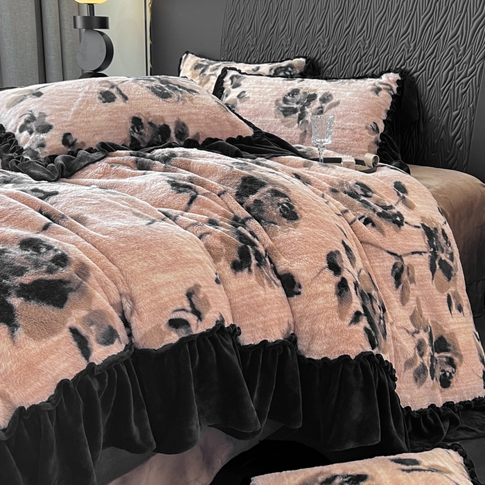 91家纺网 家纺一手货源 找家纺 创爱家纺 2025新款法式韩版花边兔毛绒印花四件套 法式花边-简爱