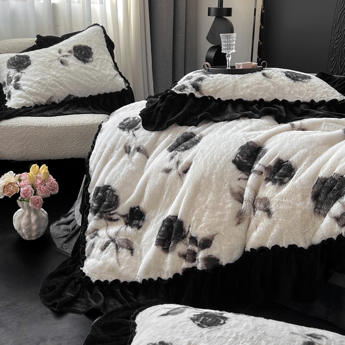 91家纺网 家纺一手货源 找家纺 创爱家纺 2025新款法式韩版花边兔毛绒印花四件套 法式花边-玫瑰