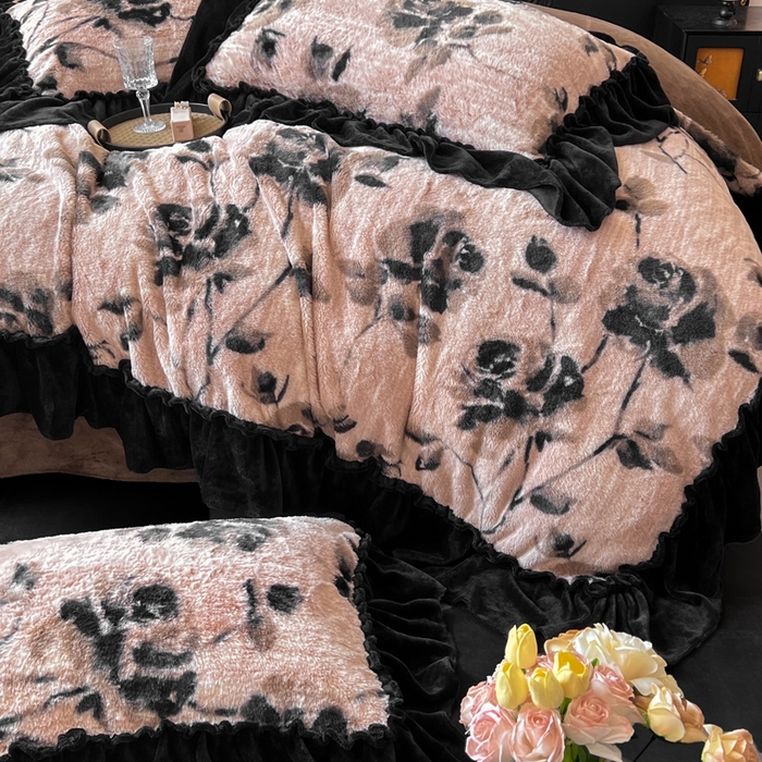 91家纺网 家纺一手货源 找家纺 创爱家纺 2025新款法式韩版花边兔毛绒印花四件套 法式花边-简爱