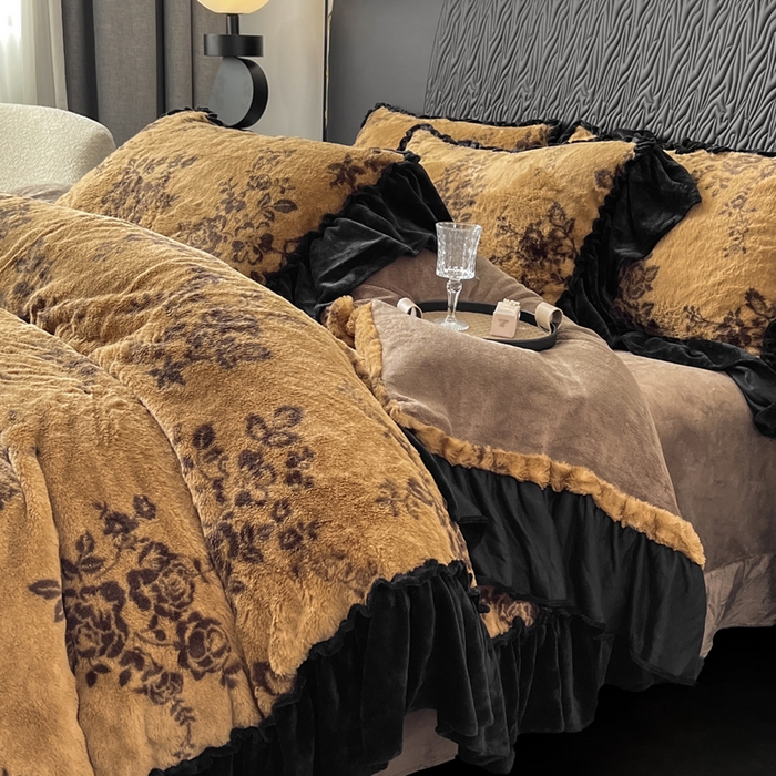 91家纺网 家纺一手货源 找家纺 创爱家纺 2025新款法式韩版花边兔毛绒印花四件套 法式花边-晚意