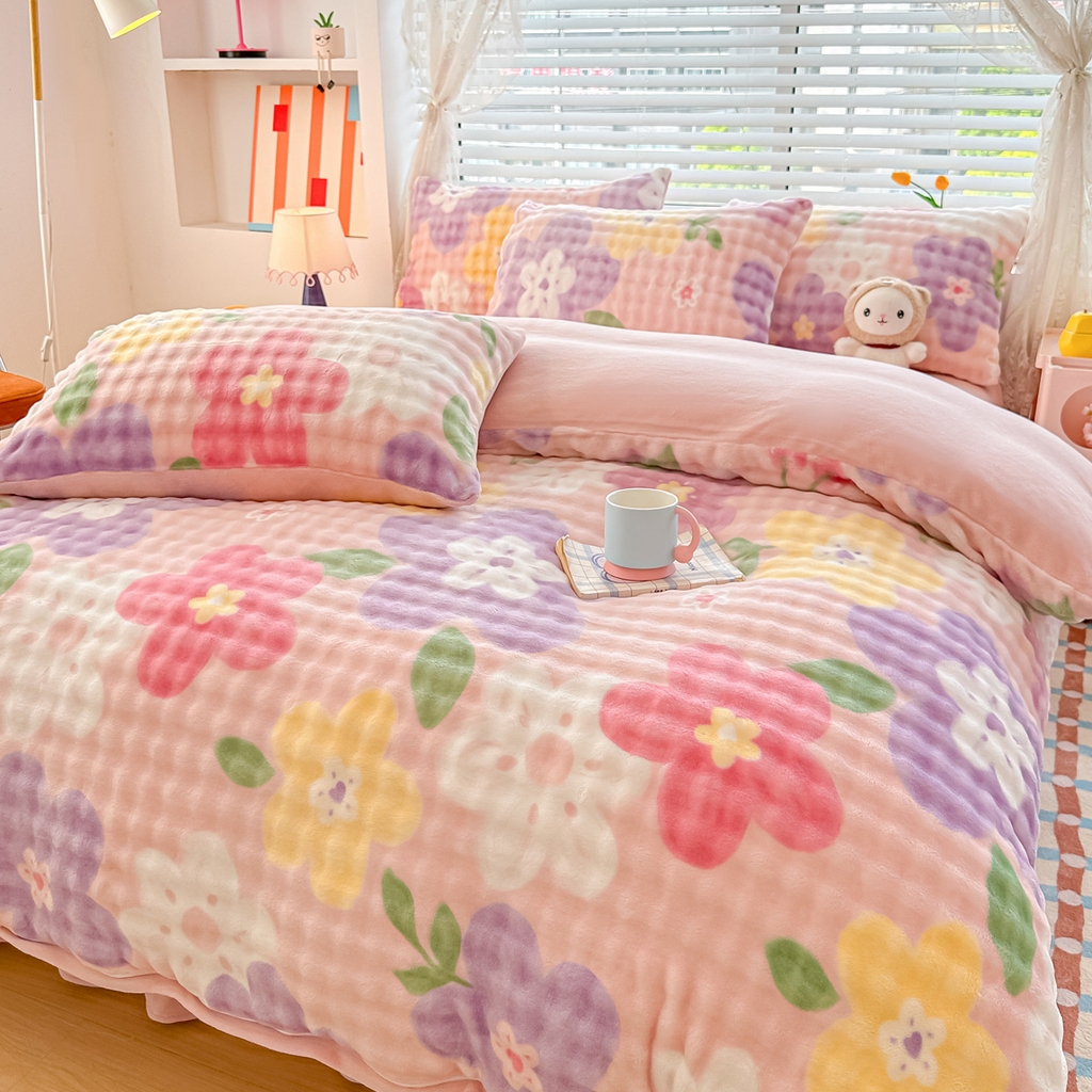 91家纺网 家纺一手货源 找家纺 归属 2025新款牛奶绒泡泡绒四件套 花漾儿