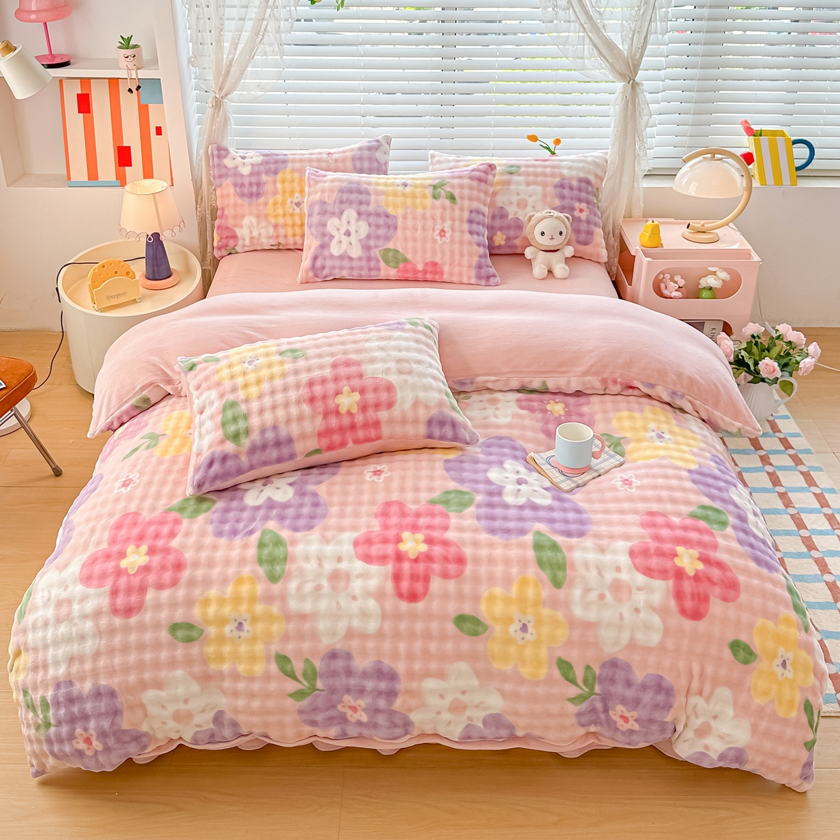 91家纺网 家纺一手货源 找家纺 归属 2025新款牛奶绒泡泡绒四件套 花漾儿