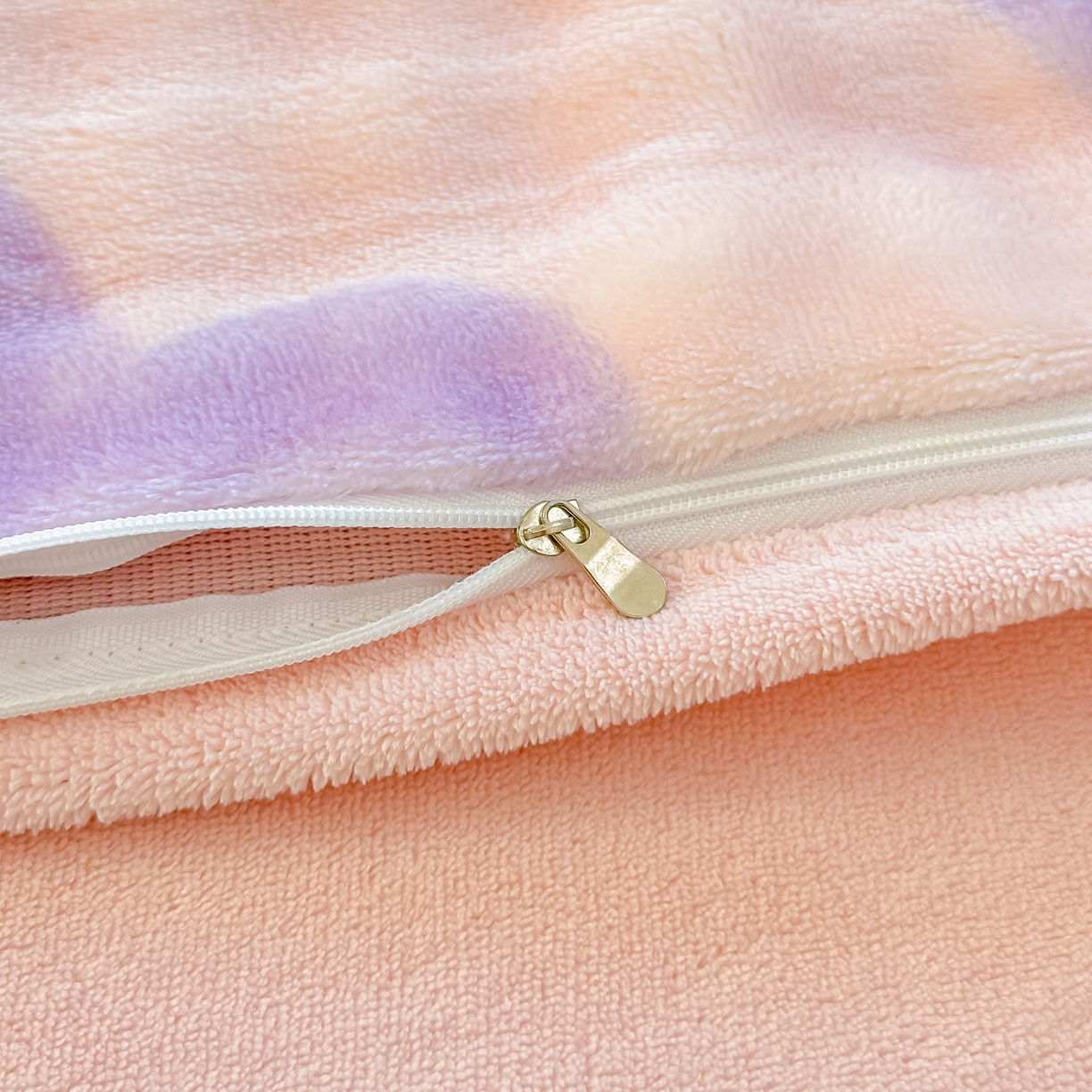 91家纺网 家纺一手货源 找家纺 归属 2025新款牛奶绒泡泡绒四件套 花漾儿