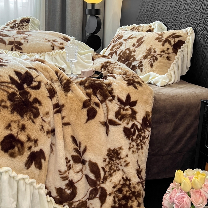 91家纺网 家纺一手货源 找家纺 创爱家纺 2025新款法式韩版花边兔毛绒印花四件套 法式花边-映秋