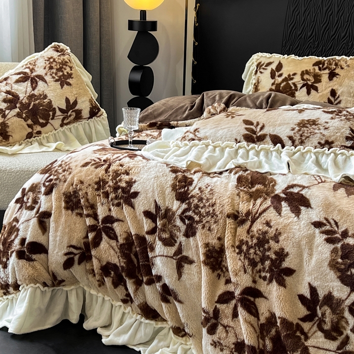 91家纺网 家纺一手货源 找家纺 创爱家纺 2025新款法式韩版花边兔毛绒印花四件套 法式花边-映秋