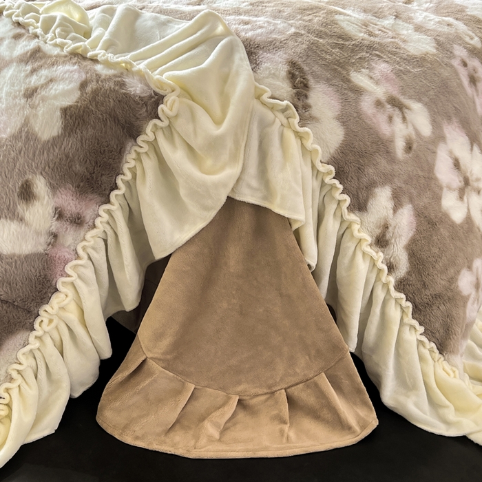 91家纺网 家纺一手货源 找家纺 创爱家纺 2025新款法式韩版花边兔毛绒印花四件套 法式花边-秘境花园