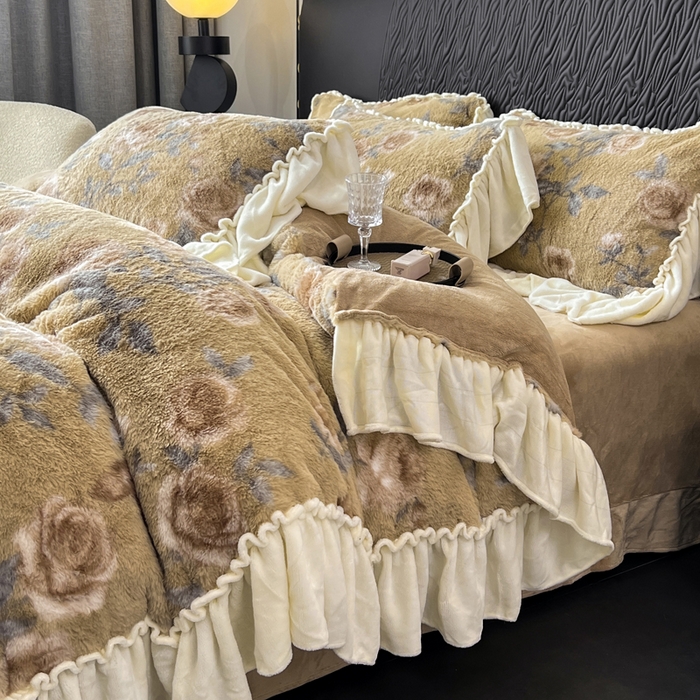 91家纺网 家纺一手货源 找家纺 创爱家纺 2025新款法式韩版花边兔毛绒印花四件套 法式花边-若汐