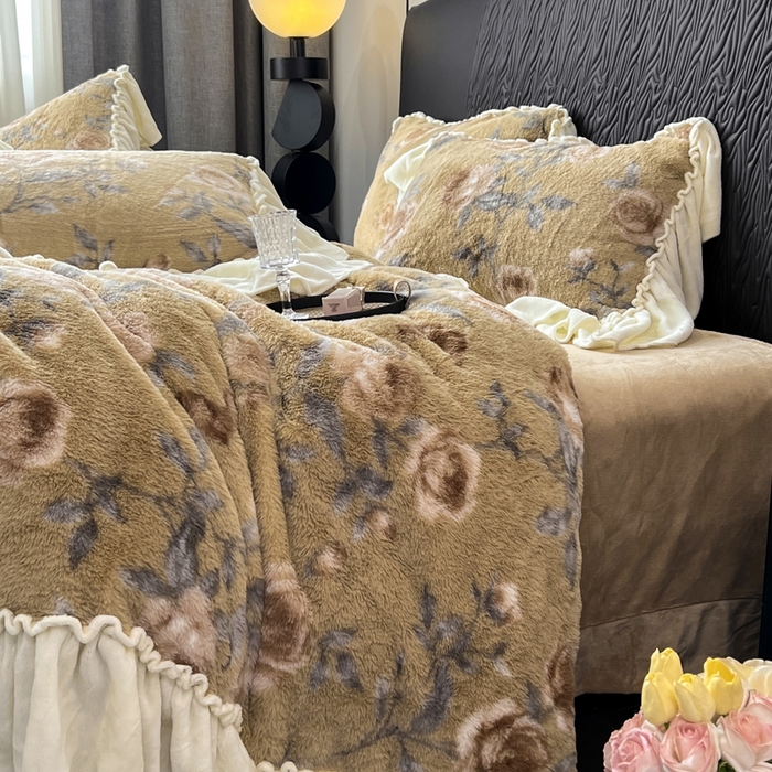 91家纺网 家纺一手货源 找家纺 创爱家纺 2025新款法式韩版花边兔毛绒印花四件套 法式花边-若汐