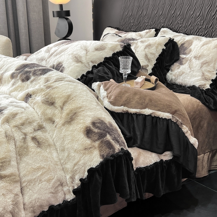 91家纺网 家纺一手货源 找家纺 创爱家纺 2025新款法式韩版花边兔毛绒印花四件套 法式花边-爱意浓