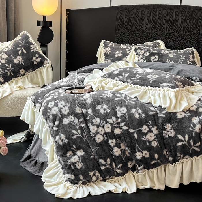 91家纺网 家纺一手货源 找家纺 创爱家纺 2025新款法式韩版花边兔毛绒印花四件套 法式花边-莫奈花园