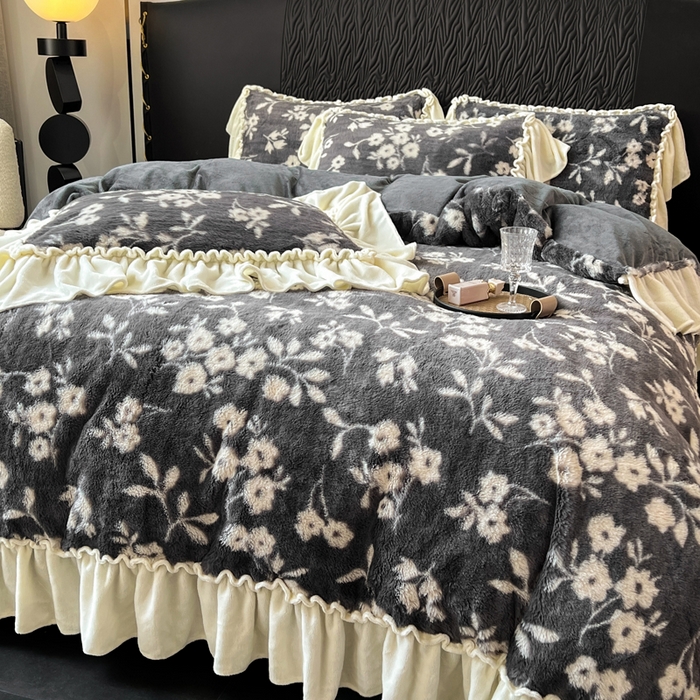 91家纺网 家纺一手货源 找家纺 创爱家纺 2025新款法式韩版花边兔毛绒印花四件套 法式花边-莫奈花园