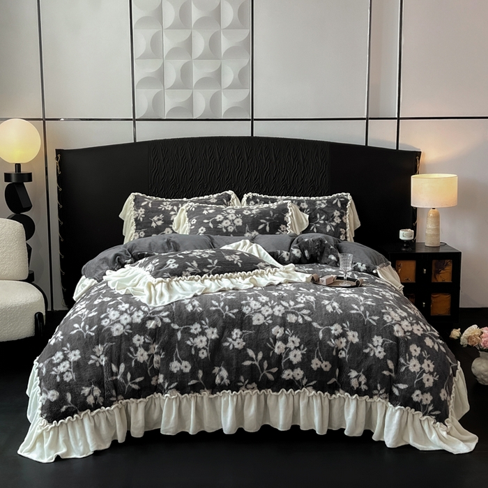 91家纺网 家纺一手货源 找家纺 创爱家纺 2025新款法式韩版花边兔毛绒印花四件套 法式花边-莫奈花园