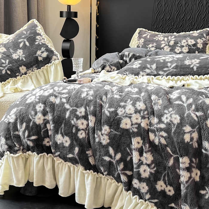 91家纺网 家纺一手货源 找家纺 创爱家纺 2025新款法式韩版花边兔毛绒印花四件套 法式花边-莫奈花园