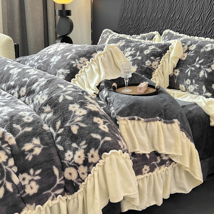 91家纺网 家纺一手货源 找家纺 创爱家纺 2025新款法式韩版花边兔毛绒印花四件套 法式花边-莫奈花园