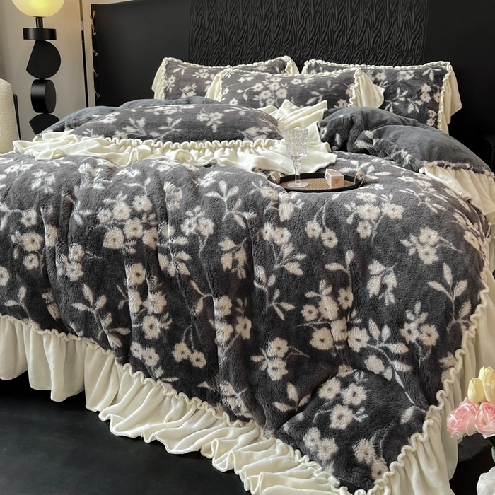 91家纺网 家纺一手货源 找家纺 创爱家纺 2025新款法式韩版花边兔毛绒印花四件套 法式花边-莫奈花园