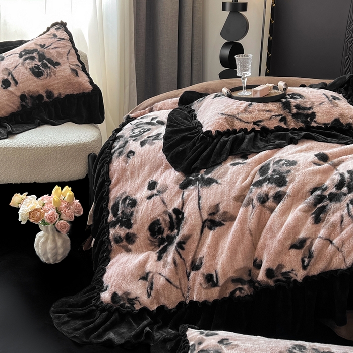 91家纺网 家纺一手货源 找家纺 创爱家纺 2025新款法式韩版花边兔毛绒印花四件套 法式花边-简爱