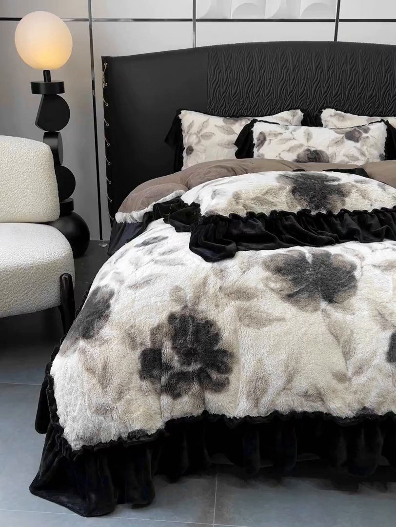 91家纺网 家纺一手货源 找家纺 创爱家纺 2025新款法式韩版花边兔毛绒印花四件套 法式花边-爱意浓