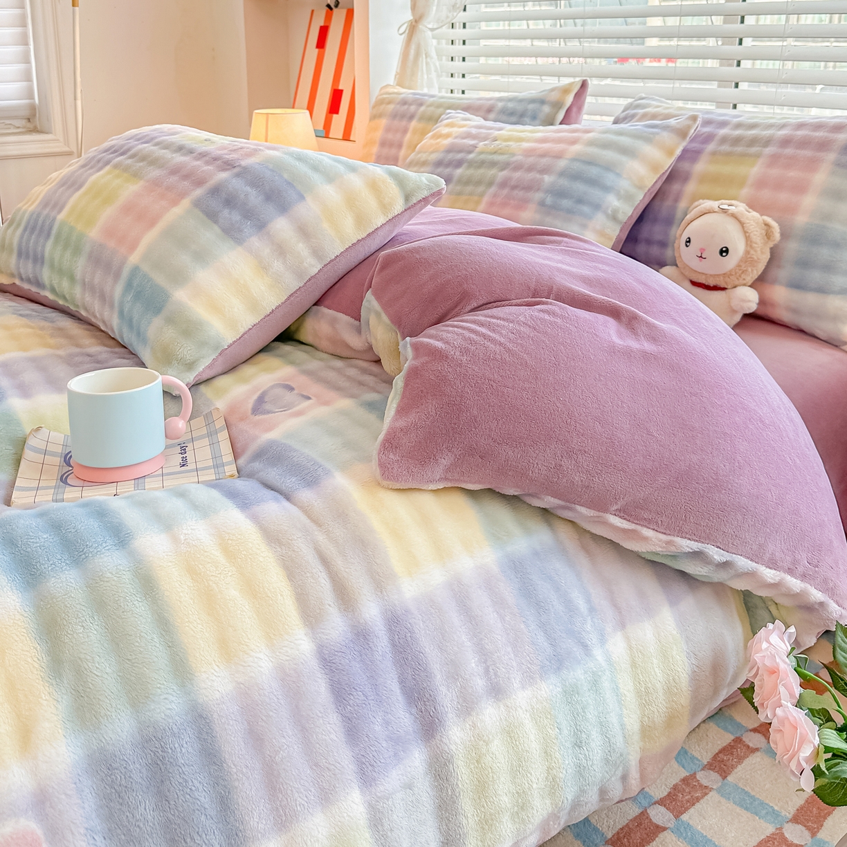 91家纺网 家纺一手货源 找家纺 归属 2025新款牛奶绒泡泡绒四件套 幻彩格