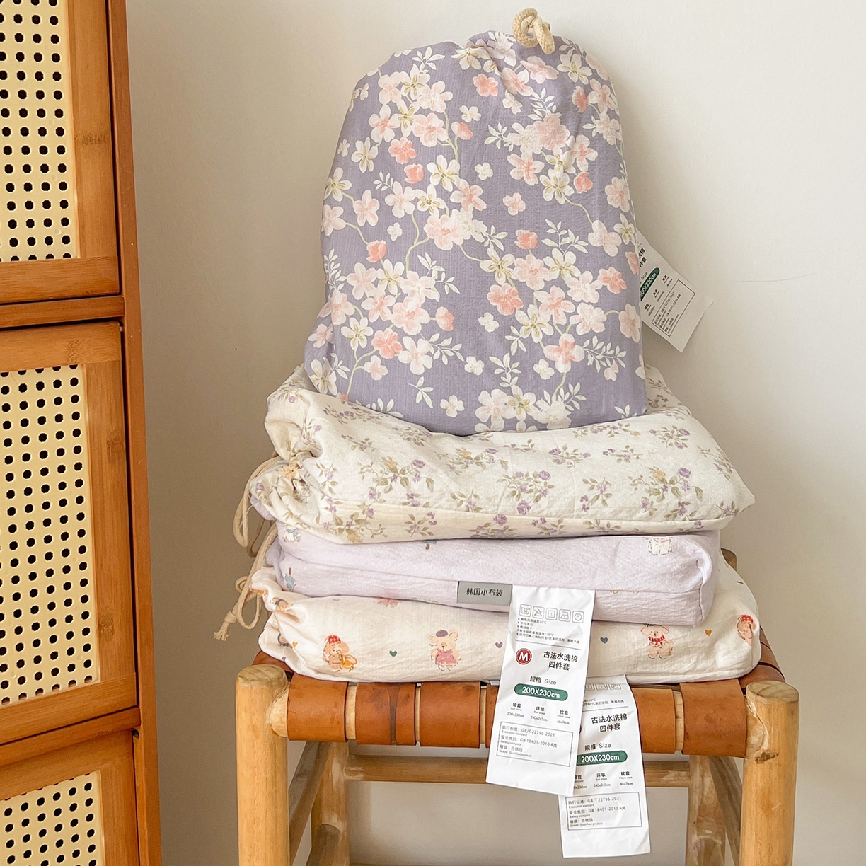 91家纺网 家纺一手货源 找家纺 一比一 2025新款古法水洗棉小布袋高克重云柔棉四件套 小布袋包装