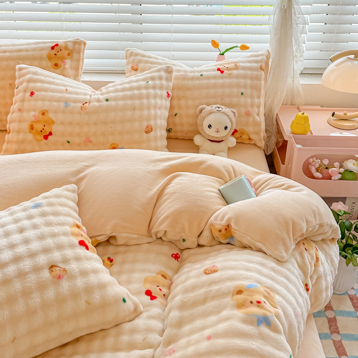 91家纺网 家纺一手货源 找家纺 归属 2025新款牛奶绒泡泡绒四件套 奶油熊