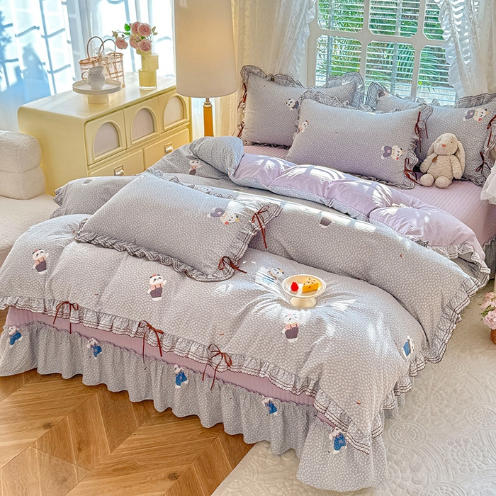 91家纺网 家纺一手货源 找家纺 韩约家纺 2025新款韩约1韩式蝴蝶结床盖款棉麻四件套 熊仔萌萌