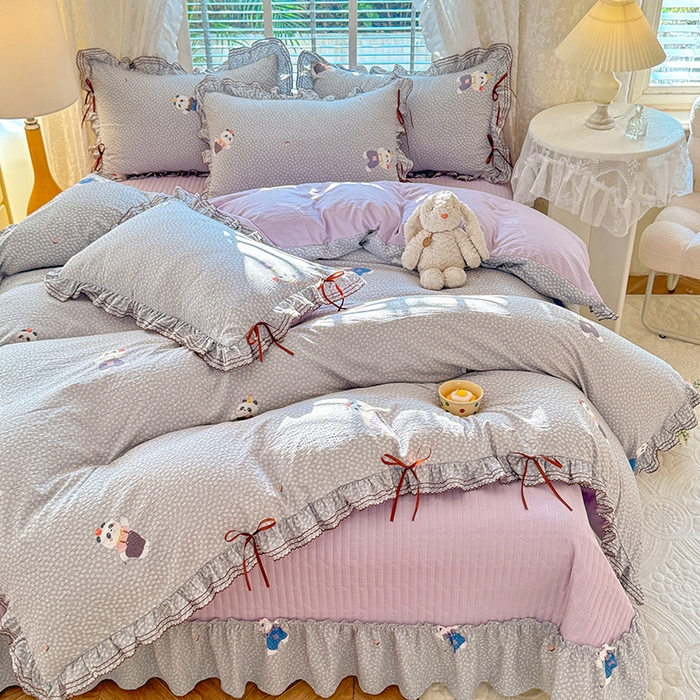 91家纺网 家纺一手货源 找家纺 韩约家纺 2025新款韩约1韩式蝴蝶结床盖款棉麻四件套 熊仔萌萌
