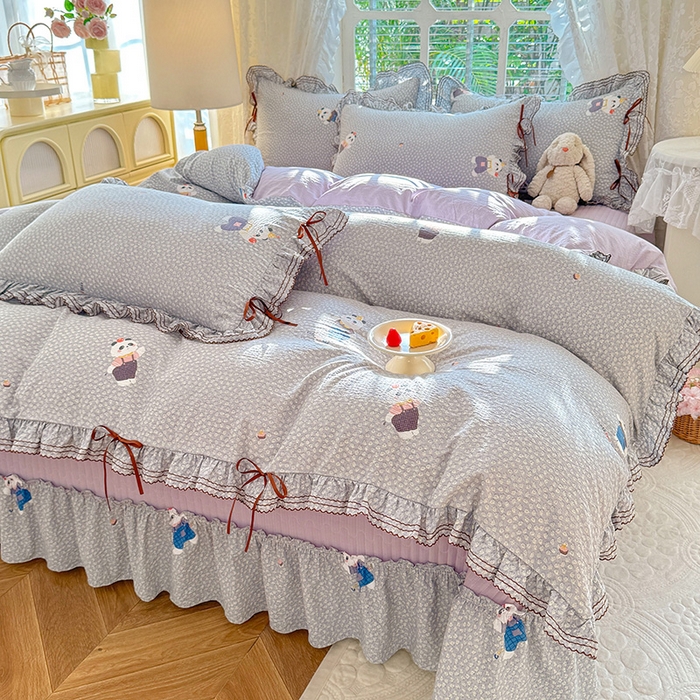 91家纺网 家纺一手货源 找家纺 韩约家纺 2025新款韩约1韩式蝴蝶结床盖款棉麻四件套 熊仔萌萌