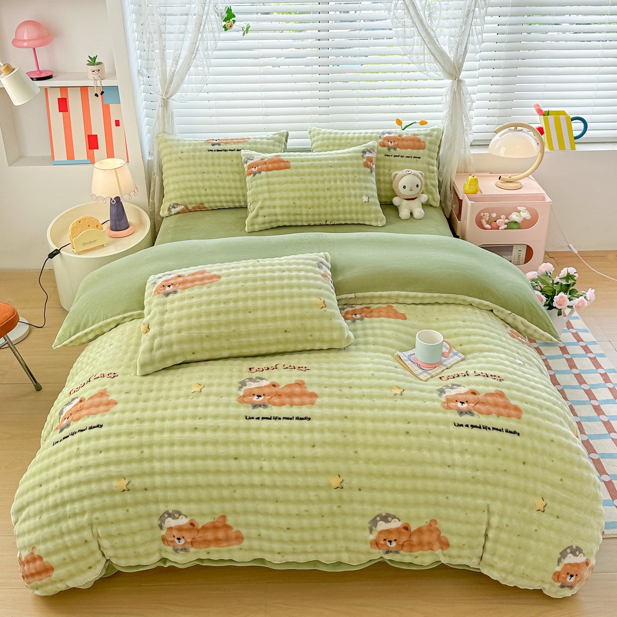 91家纺网 家纺一手货源 找家纺 归属 2025新款牛奶绒泡泡绒四件套 趴趴熊