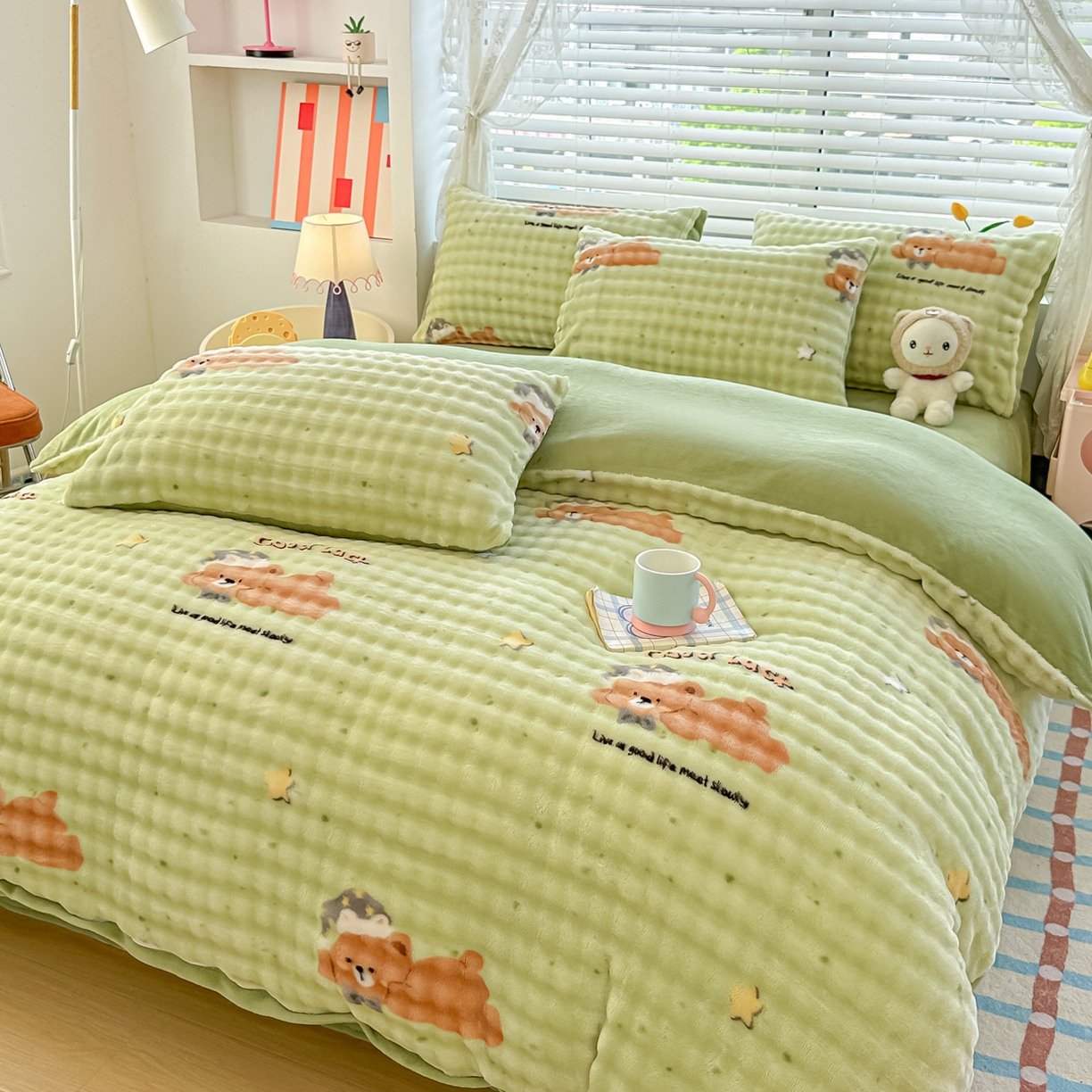 91家纺网 家纺一手货源 找家纺 归属 2025新款牛奶绒泡泡绒四件套 趴趴熊