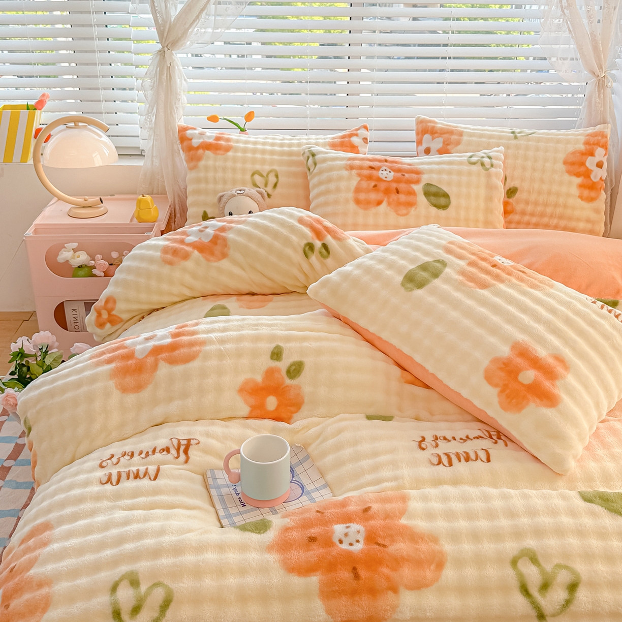 91家纺网 家纺一手货源 找家纺 归属 2025新款牛奶绒泡泡绒四件套 太阳花