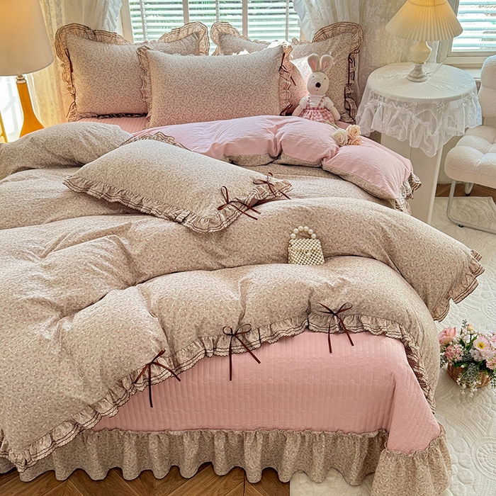 91家纺网 家纺一手货源 找家纺 韩约家纺 2025新款韩约1韩式蝴蝶结床盖款棉麻四件套 心动