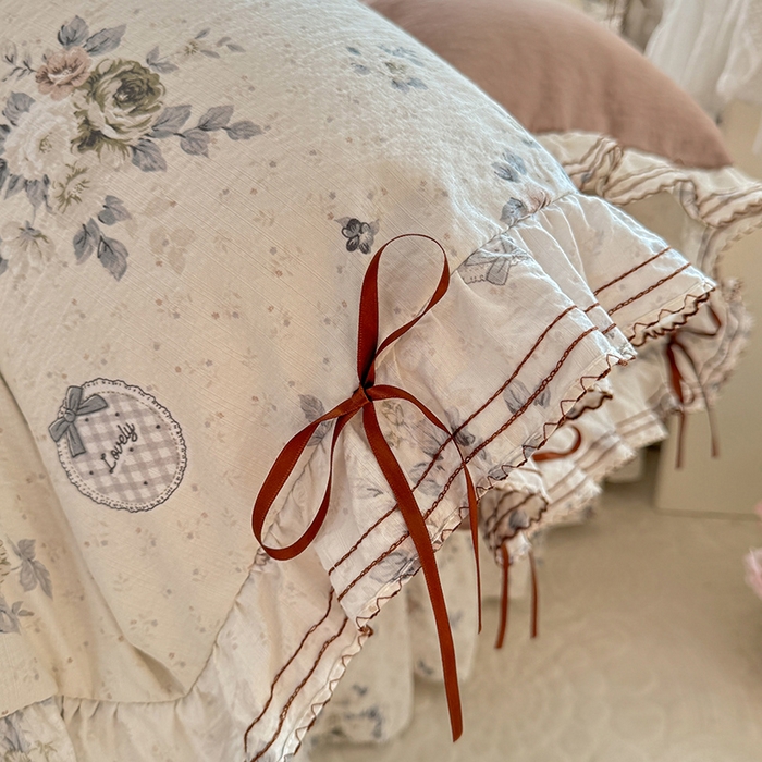 91家纺网 家纺一手货源 找家纺 韩约家纺 2025新款韩约1韩式蝴蝶结床盖款棉麻四件套 芳华