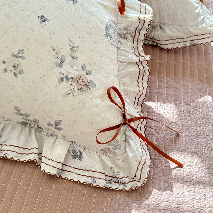 91家纺网 家纺一手货源 找家纺 韩约家纺 2025新款韩约1韩式蝴蝶结床盖款棉麻四件套 芳华