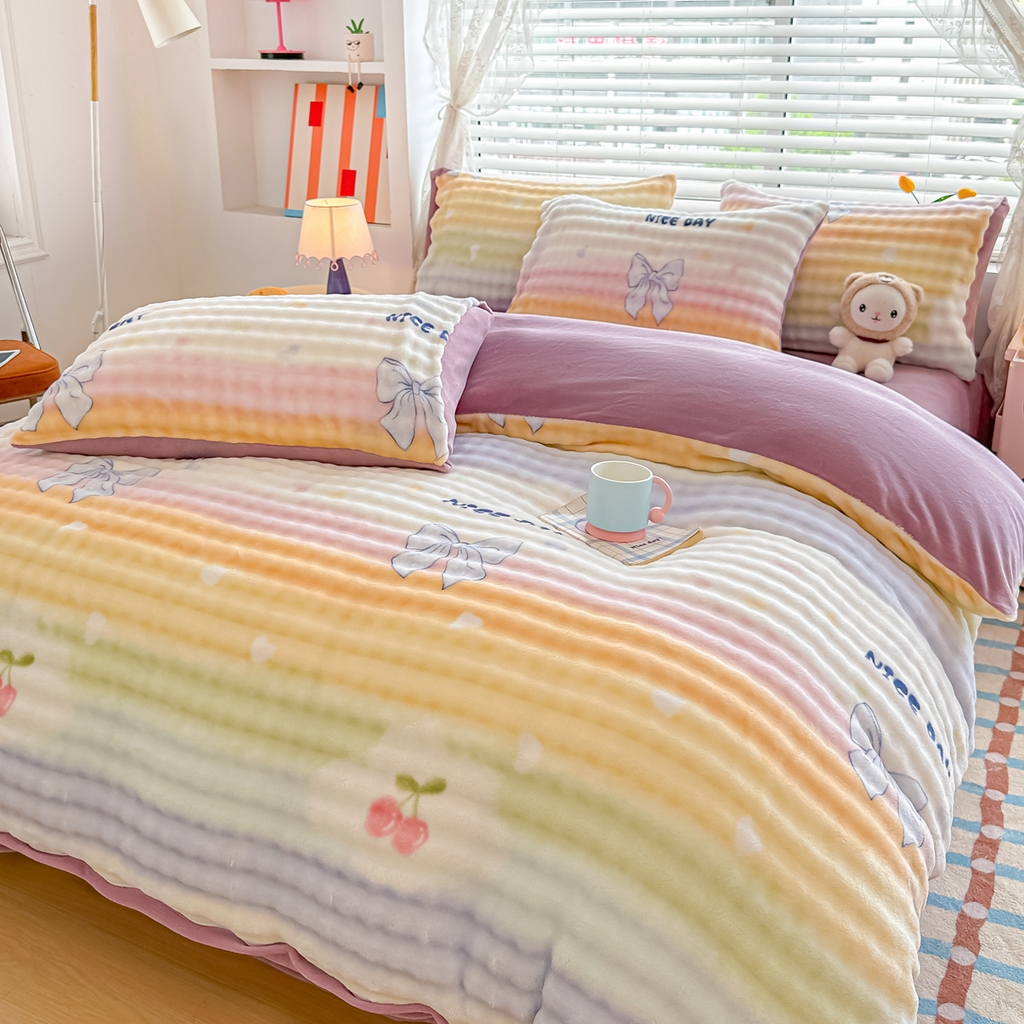 91家纺网 家纺一手货源 找家纺 归属 2025新款牛奶绒泡泡绒四件套 樱桃儿