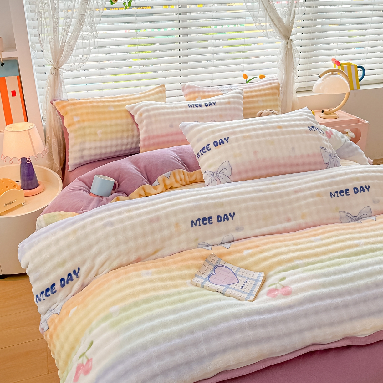 91家纺网 家纺一手货源 找家纺 归属 2025新款牛奶绒泡泡绒四件套 樱桃儿