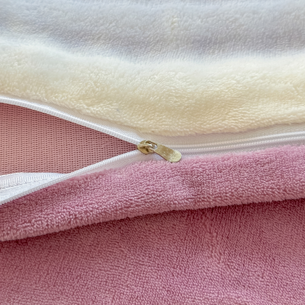 91家纺网 家纺一手货源 找家纺 归属 2025新款牛奶绒泡泡绒四件套 樱桃儿