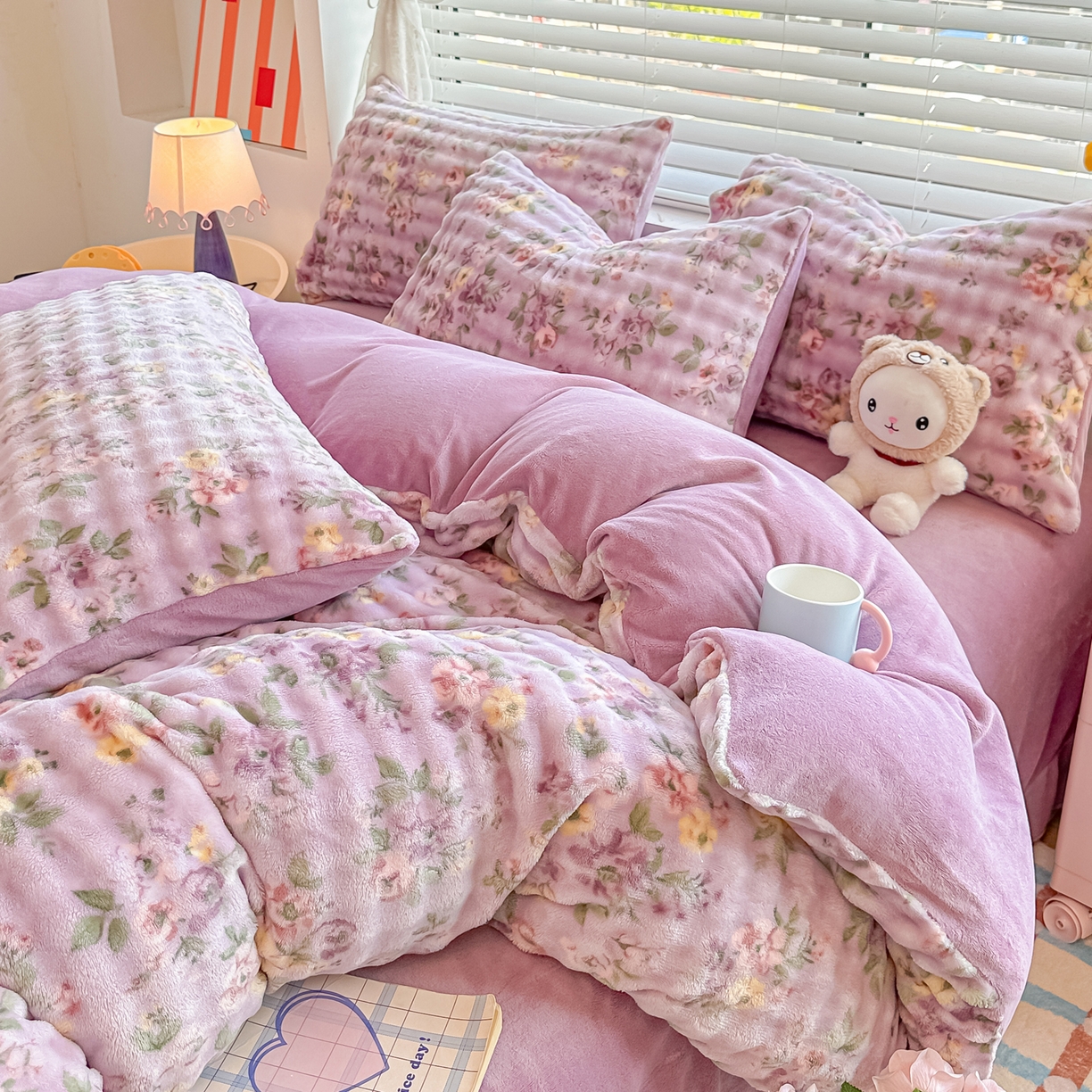 91家纺网 家纺一手货源 找家纺 归属 2025新款牛奶绒泡泡绒四件套 紫萝花